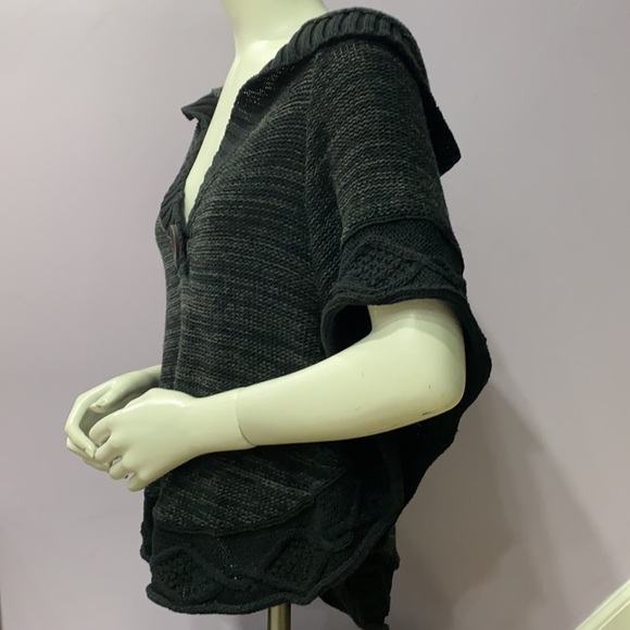 SOLD YEY !! FREE PEOPLE BLACK Poncho ! - Picture 7 of 11